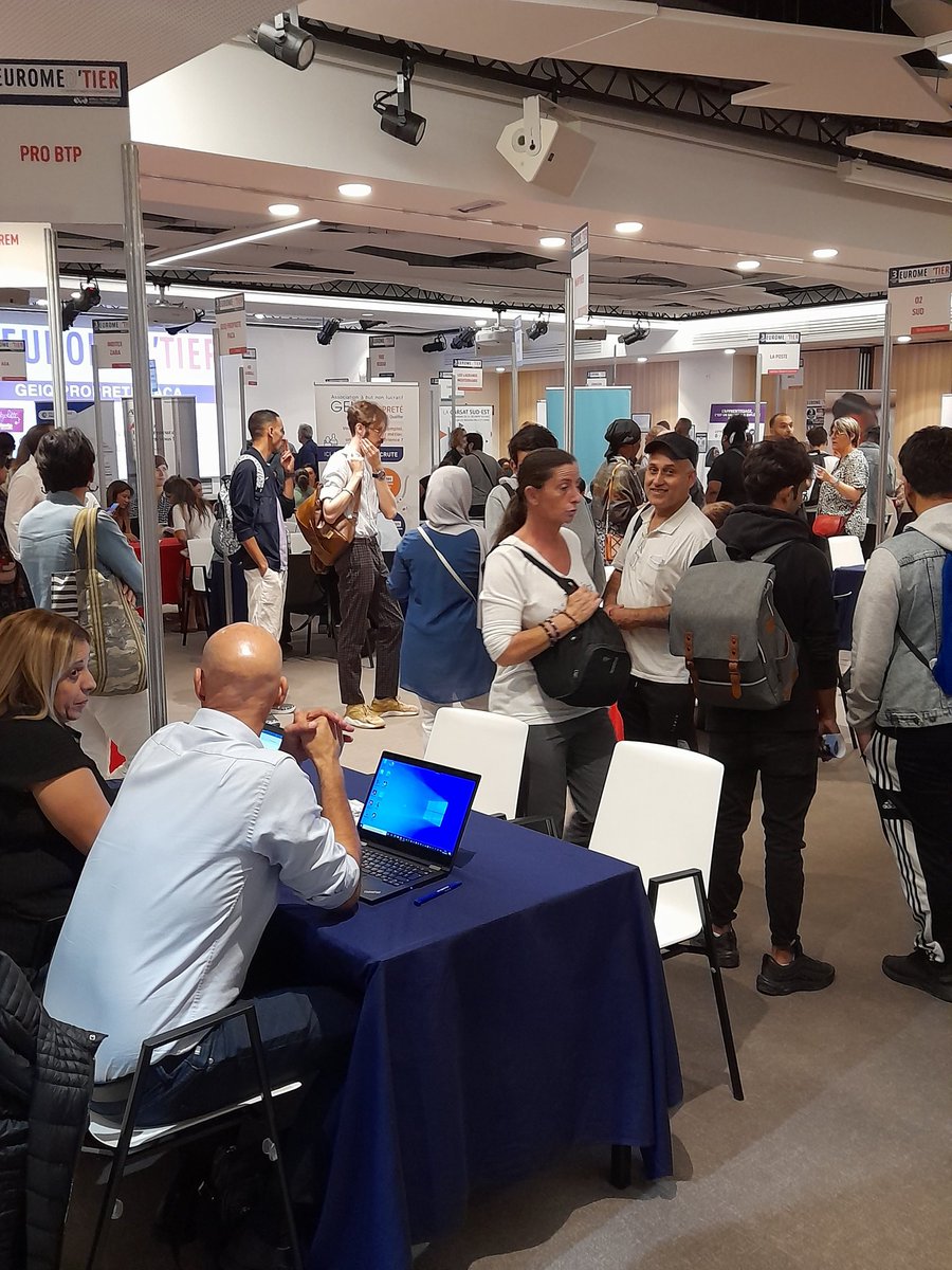 Salon <a href="/euromedtier/">Euromedtier</a> #AvecPôleEmploi en direct du <a href="/WTCMarseille/">WorldTradeCenter MRS</a> pour accompagner les demandeurs d'#emploi : de nombreuses offres à pourvoir, des ateliers coaching, conférences, détection de potentiel, fabrique à CV #TousMobilisés