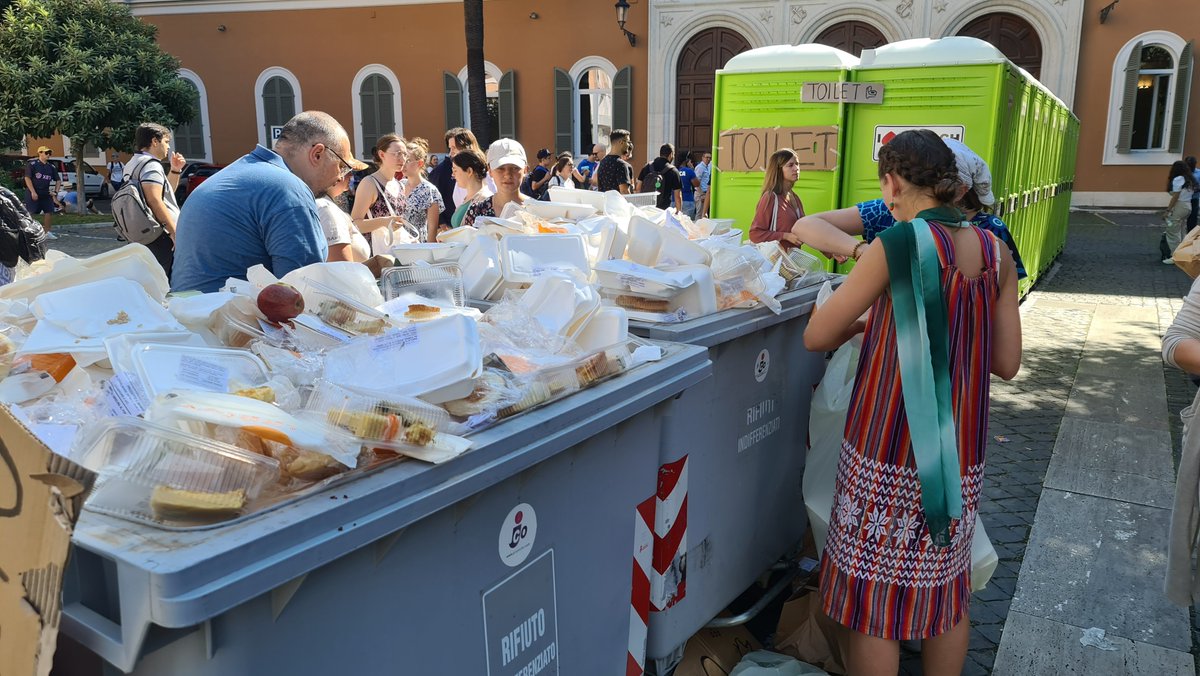 Lo scorso 30 Settembre in Piazza #SanPietro si è svolta la veglia di preghiera ecumenica <a href="/Together2023/">Together | Gathering of the People of God</a> con <a href="/Pontifex/">Pope Leo XIV</a>, a sostegno dell’Assemblea del Sinodo.

Noi di #Ecozema, coordinati da <a href="/sisifosrl/">Sisifo - Società Benefit - B Corp</a>, abbiamo contribuito al Piano di Custodia del Creato 👉 bit.ly/3ZChXZ6