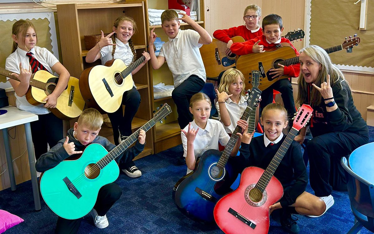 kirstybairdbem's tweet photo. Third visit to @LochgellyWestPS to give them free music sessions with @Chiefradio1
Every child should have music in school available to them @theSNP @UKLabour @Conservatives
#musiclessons #kidsmusic #guitarlesson #musicincommunity @KidsRockEvents https://t.co/c659CGjBnm