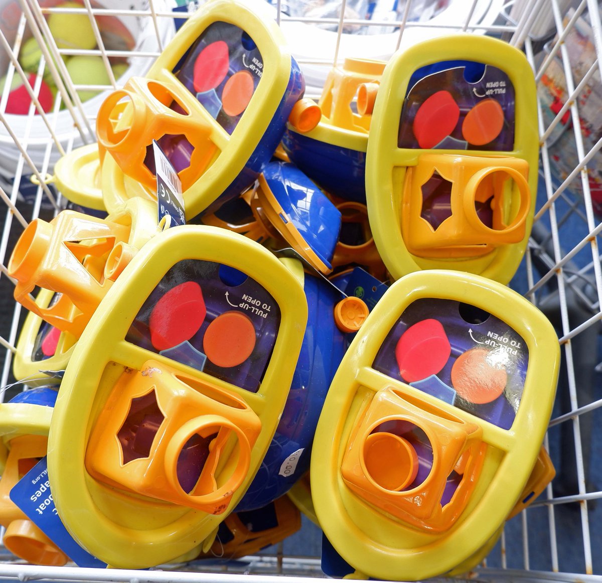 Our Exmouth RNLI Shop at the Lifeboat Station, Queens Drive, Exmouth opens 10am to 5pm daily.

There's a wide range of cards,toys, clothing and a new range of gifts for all ages

#RNLI #lifesaver #exmouth #rnlishop #giftshop #charityshopping

More here : exmouthlifeboat.org.uk/exmouth-rnli-s…