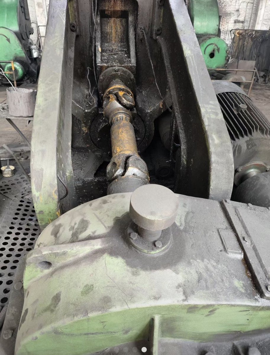 MecAndEleC's tweet image. Old machine
#Machine 
#engplatform