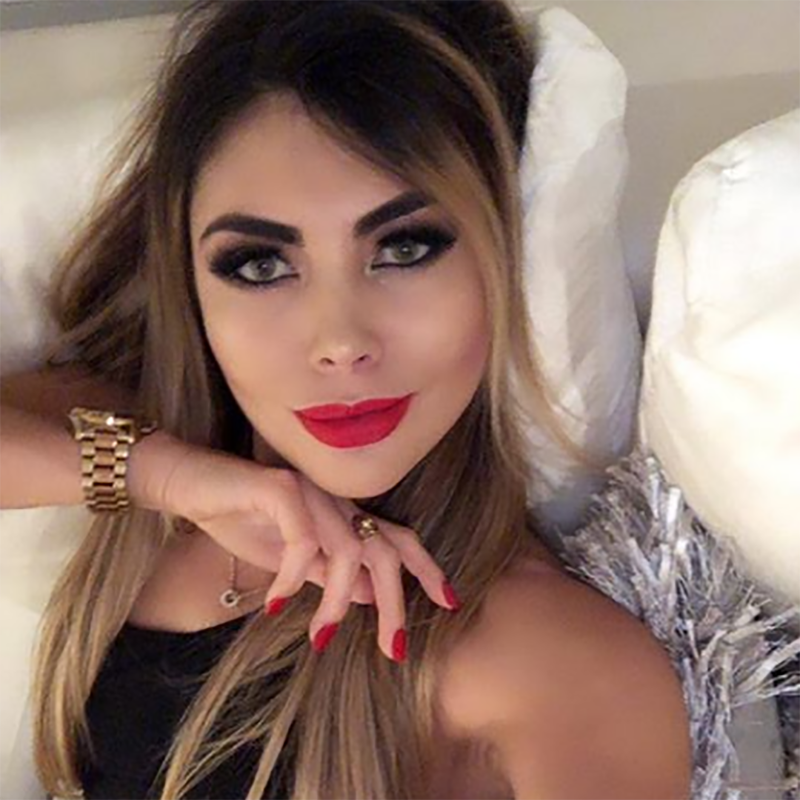 dating's tweet photo. Thousands of good-looking women are just in one click from you! Sign up for free and check them out here 😘