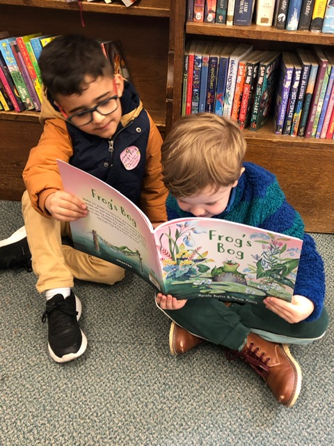 Book friends are the best of friends! New friends can be found in the stickiest of bogs or a cosy library.
What are your favourite friendships in books?
bit.ly/frogs-bog
#bookfriends #frogsbogpicturebook #kidlit #kidlitbooks #kidlitauthor #childrensauthor #authorcommunity