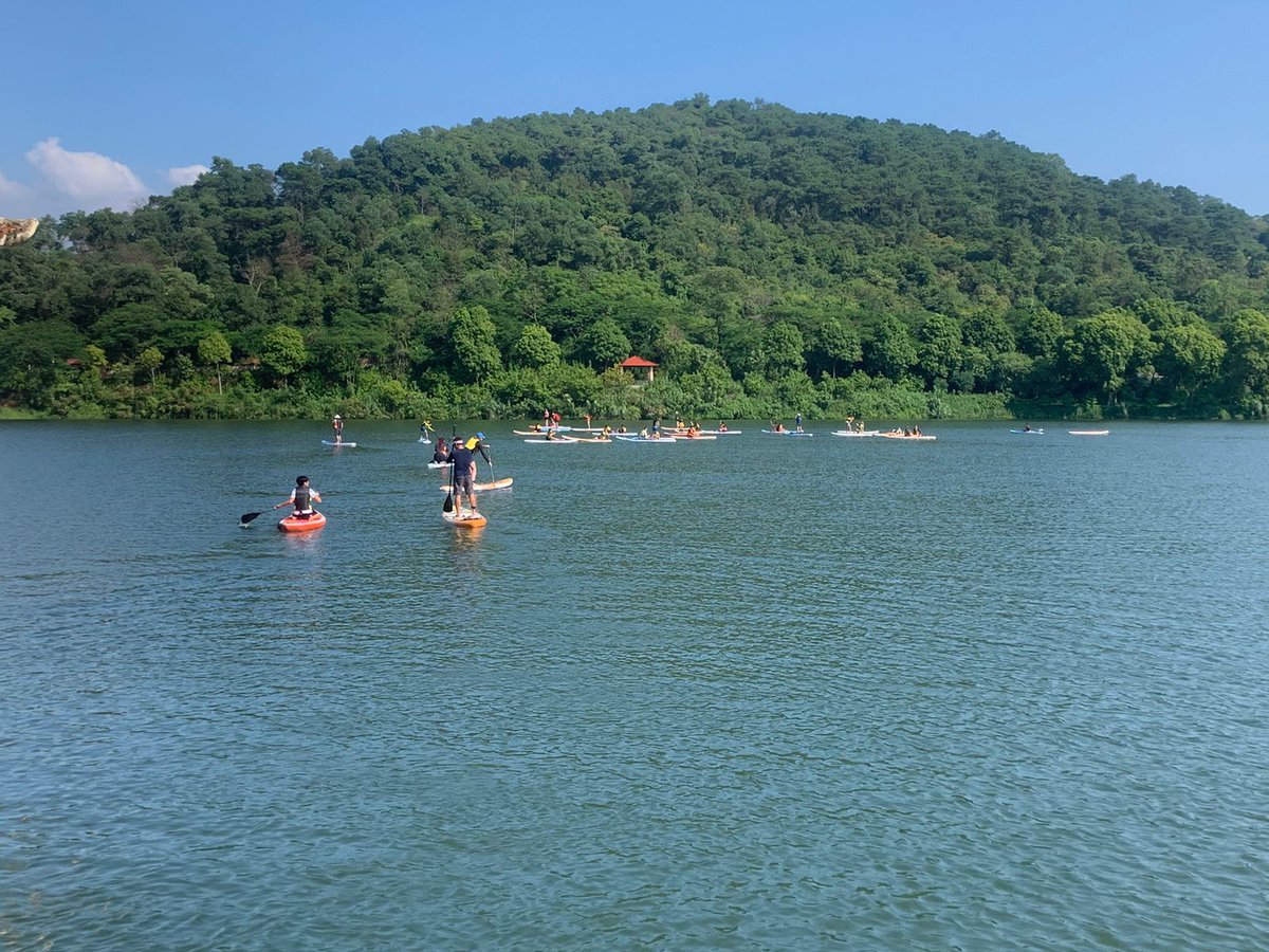 UNIS_Hanoi's tweet photo. From paddleboarding in stunning lakes to cycling through the quiet Vietnamese countryside, to enjoying martial arts performances or working on projects that enhance the lives of local communities, our Secondary School explorers are living the best time of their #WeekWithoutWalls! https://t.co/7ujKIJWE2w