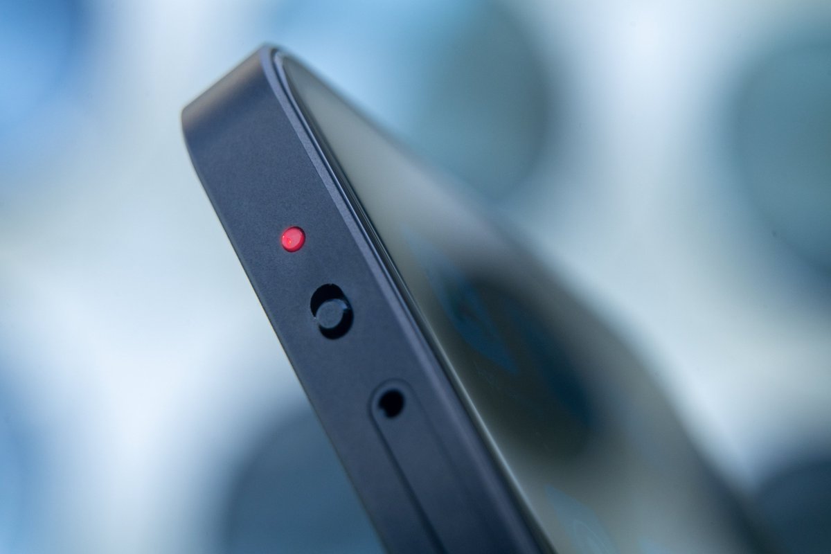MurenaCom's tweet photo. 🚀 Exciting News Alert!
📱 We're thrilled to introduce Murena 2: our latest smartphone with a game-changing Privacy Switch button, giving you control over your camera and microphone. 📸🎙🔒 #SwitchYourPrivacyOn
Pre-order yours on Kickstarter: https://t.co/NMRYEU3d2B
@gael_duval https://t.co/Mq4XQMEWUo