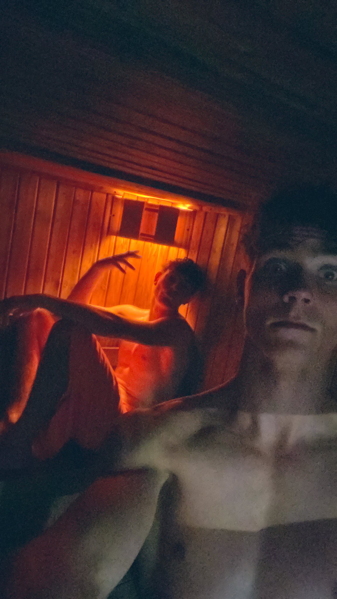 F7gKaTvXcAAVBw2?format=jpg&name=large