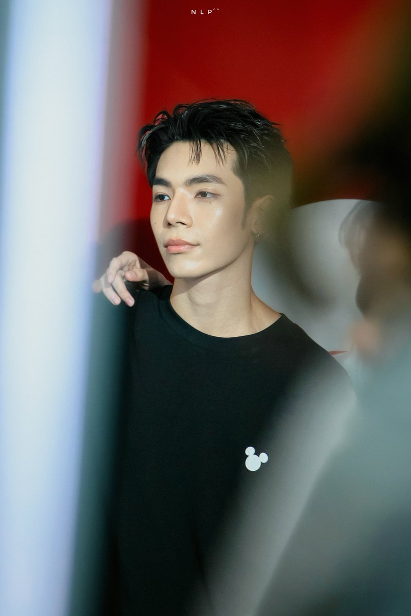 nooklepper's tweet photo. [JET’AIME🚀]    อยากเจอลุค พี่น้องแตม คิ้วบากที่จริงใจ😂😂😂

#UNIQLOCentralWorldwithATLAS
#UniqloCentralWorld
#CelebratingWorldClassYourTimeIsNow
#UniqloThailand 
#ATLAS_TH #ATLASth #JetATLAS https://t.co/4u3PG4ytpM