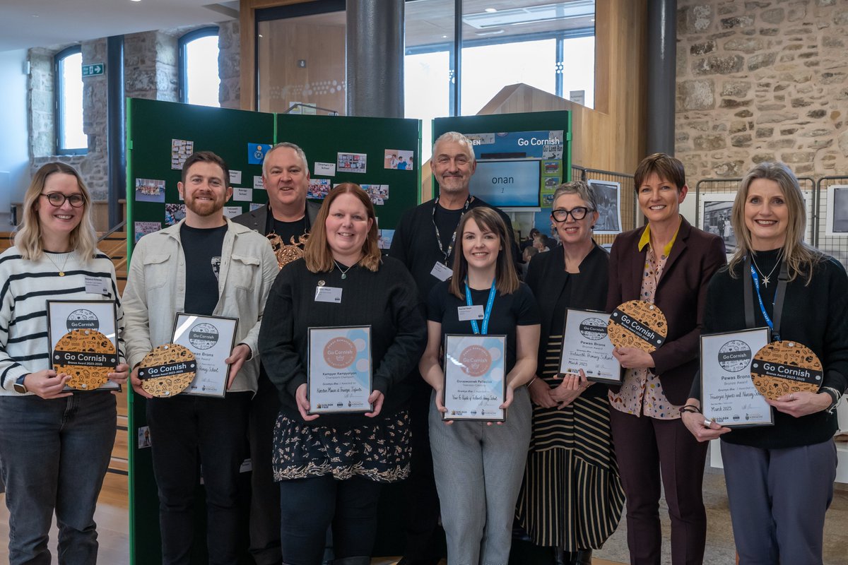 It's #WorldTeachersDay today! 🏆

We'd like to say a big meur ras / thanks to the teachers who are our Go Cornish Champions - helping to give children growing up in Cornwall the opportunity to learn something of the Cornish language.

Gwren ni y wul! / Let’s do it!