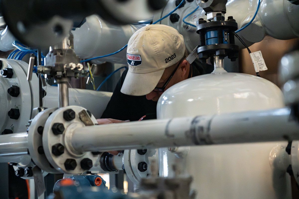 AtmosZeroSteam's tweet photo. AtmosZero has expanded into Europe!
Our mission to decarbonize process steam has become a global agenda! We announced the launch of our European subsidiary, AtmosZero Europe, B.V.
Read the full announcement: https://t.co/K0vpE2qNQs
#cleanenergy #heatpumps #netzeroindustry https://t.co/UDVqEt2bhs