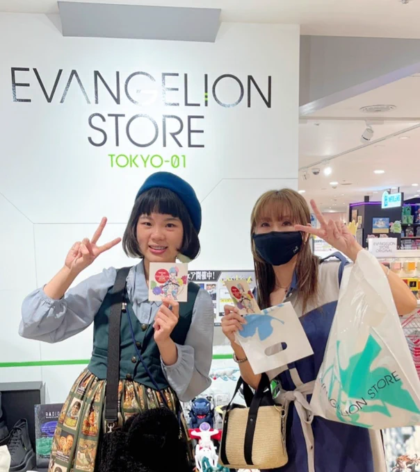 台湾からのお友達とEvangelion store Tokyo-01に行ってきましたTourist限定ステッカーとお友達が誕生月だったので、お誕生日ギフトをいただけました世界中で人気のあるエヴァはやっぱりすごいなぁ、と思いました #エヴァンゲリオン   #evangelion 