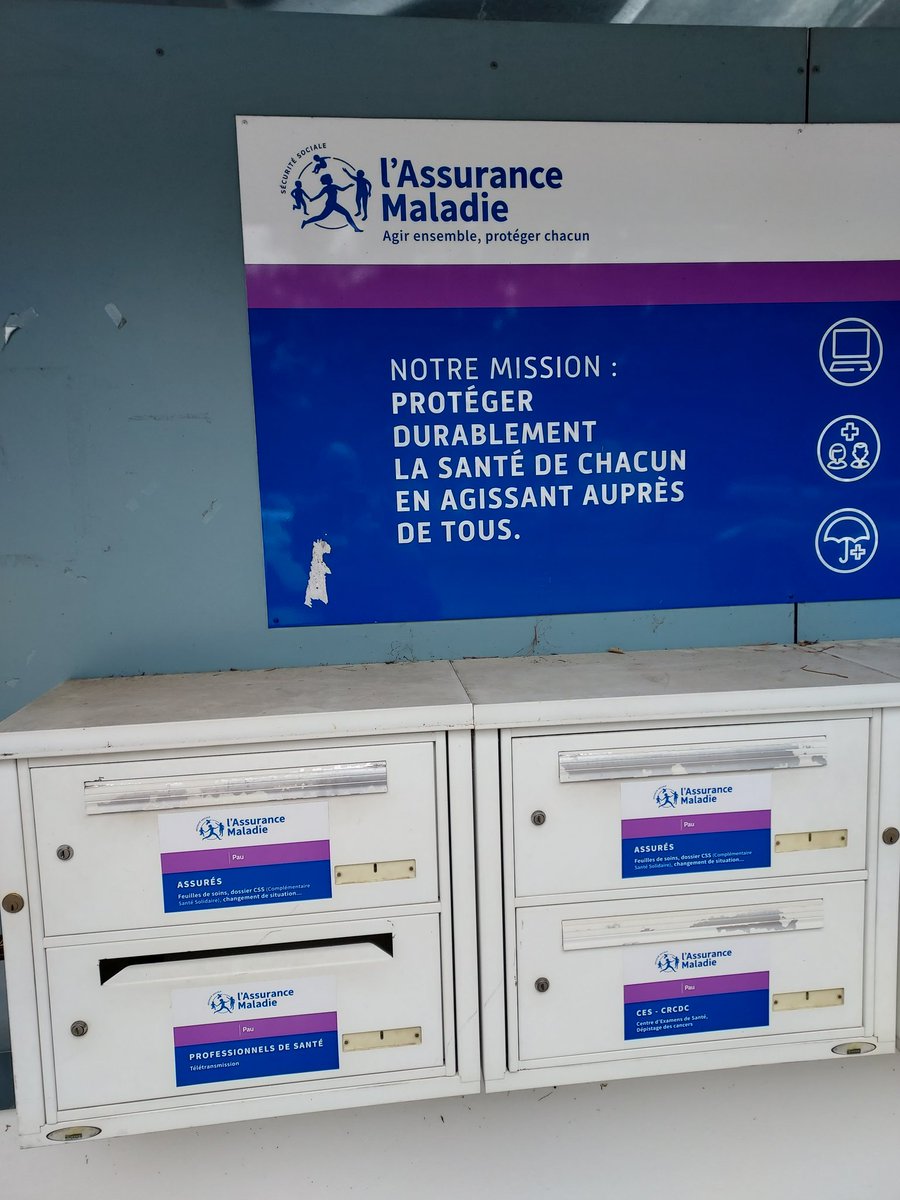 48Cedric's tweet photo. Je suis un privilégié français qui gagne 970 € par moi j'ai AH .J'ai pas choisi je préférerais travailler mais avec 3 ALD et un handicap physique c'est pas possible ,2 fois mon AS à remplir sur le site de la CPAM de PAU le dossier d'aide médicale pour m'aider à payer une mutuell https://t.co/ZssNomIOV2