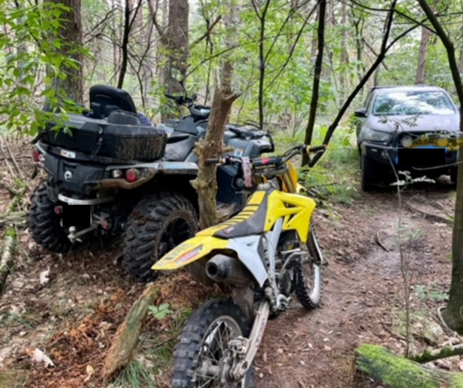 Dit weekend zijn er 2 wildcrossers staande gehouden in de Wildernissen. Een van de crossers probeerde nog te ontkomen en croste dwars door een bosvak, maar viel hierbij. Voor deze crossers zijn meerdere pv’s opgemaakt. Het dossier wordt opgemaakt en opgepakt met het OM.