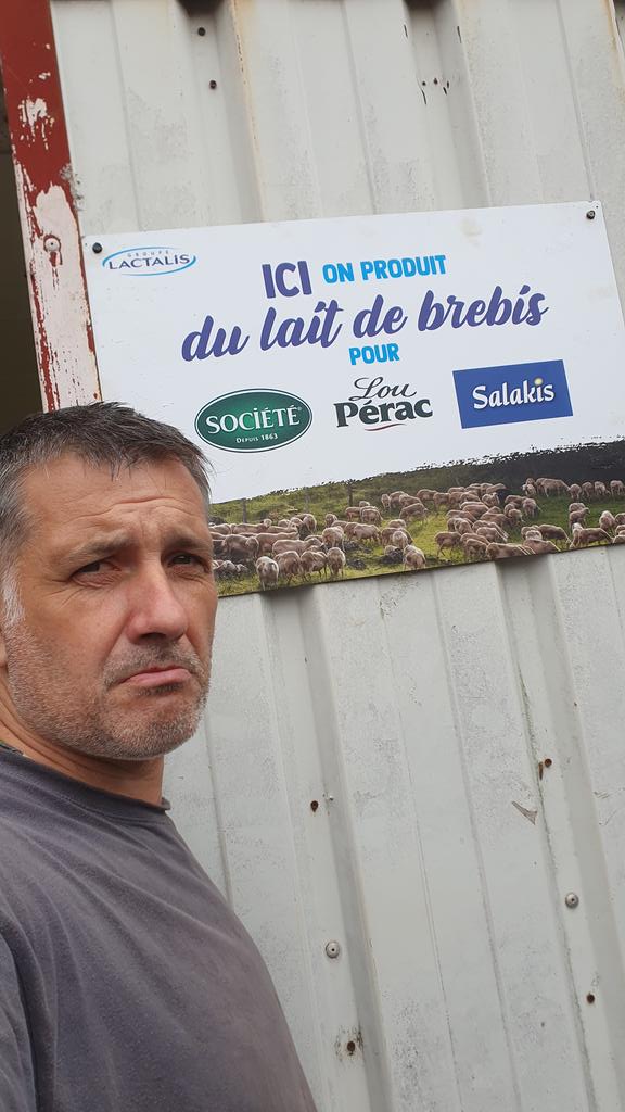 LoranG76's tweet photo. Des brebis et des hommes
#FrAgTw
#Roquefort
#Salakis
#LouPérac https://t.co/TedMFpzx4i
