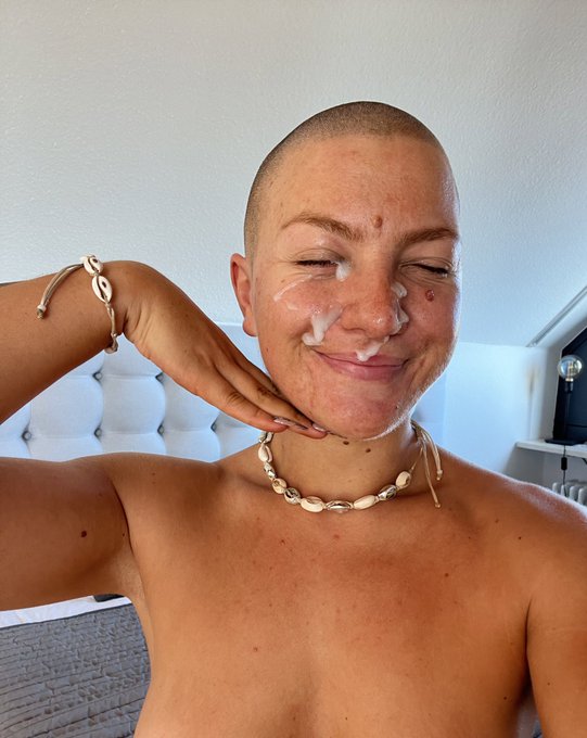 Morgensex🫶🏽💦 https://t.co/8mNfGUOzhJ