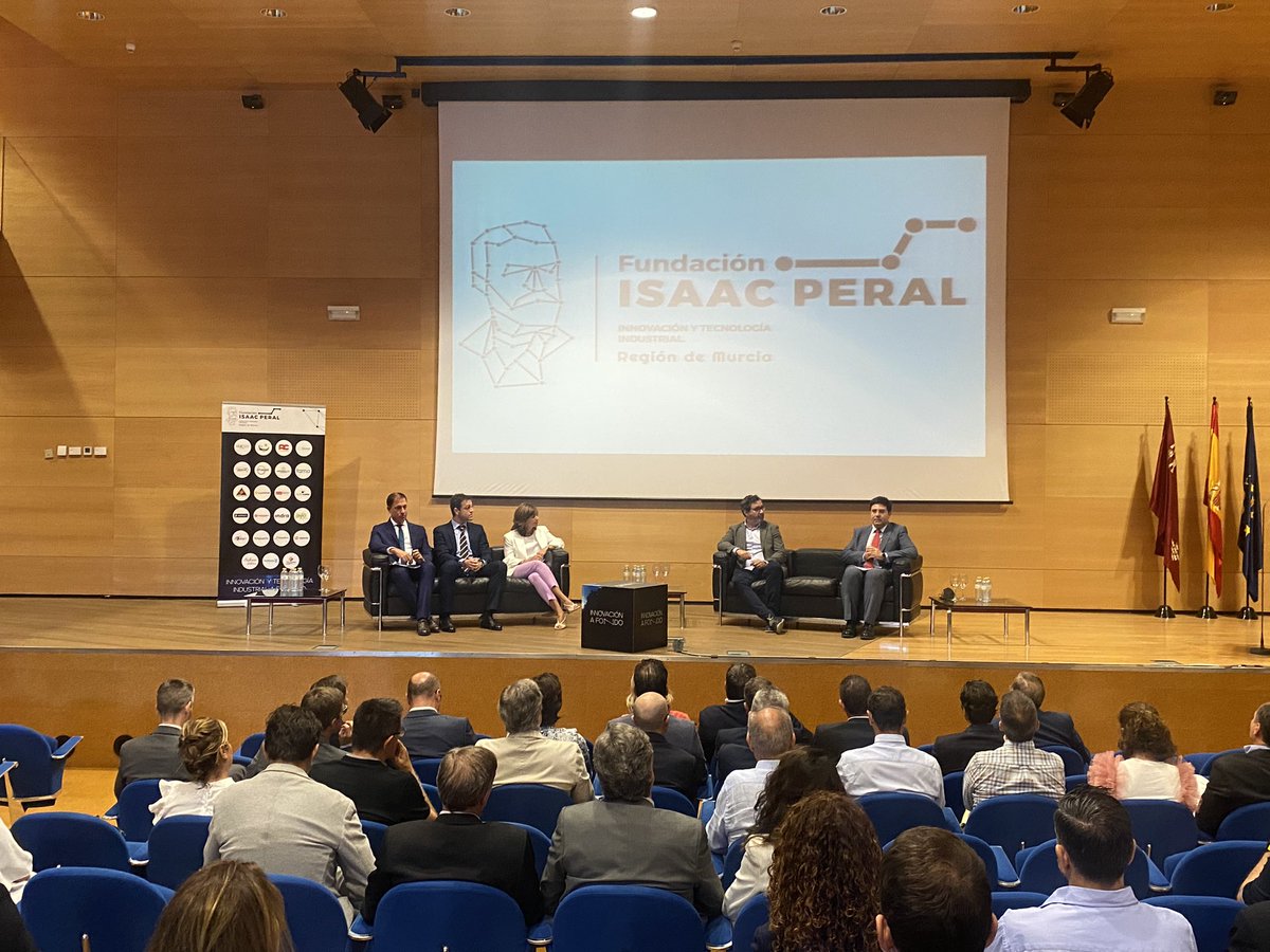 F_Isaacperal's tweet photo. ▶ Llega el turno de la mesa redonda, moderada por Jorge Barrero, Director de @Cotec_Innova , donde Yolanda Torres (#MTorres), Adrián Valverde (@PrimafrioSL) y Antonio Romero (@aromero_INFO) hablarán desde su perspectiva profesional sobre #InnovaciónRMurcia  @infoRMurcia https://t.co/xoU7tapWWs