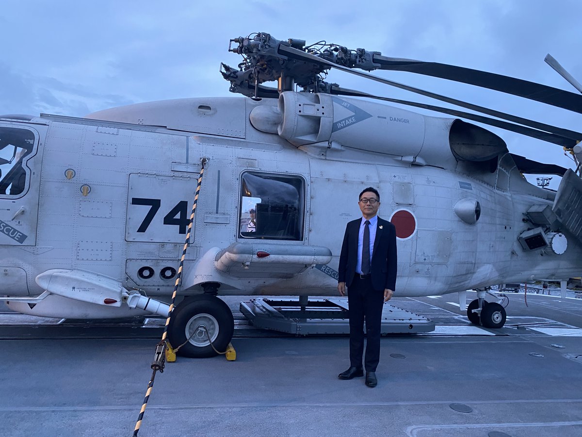 AmbJPNinPH's tweet photo. I attended the reception on board JS Akebono en route to the joint exercise SAMA SAMA. The event represents our strong commitment to uphold rule-based regional order followed by the visit of 🇯🇵🇺🇸🇦🇺 ships to Manila in August. https://t.co/qb4wrdmrpH