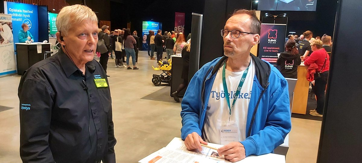 Kotkan Rekry 2023 ei taitaisi toimia  ilman eläkeläisiä järjestyshenkilöinä ja muissa tehtävissä. Tämä Eläketurvakeskuksen asiakas ilahtui kuulessaan, että hän voi hakea lisää eläkettä täytettyään 68 vuotta. <a href="/ETKinfo/">Eläketurvakeskus</a> <a href="/EKLry/">Eläkkeensaajien Keskusliitto EKL ry</a> <a href="/senioriliitto/">Kansallinen senioriliitto ry</a> <a href="/EKLry/">Eläkkeensaajien Keskusliitto EKL ry</a> <a href="/elakeliitto/">Eläkeliitto</a>