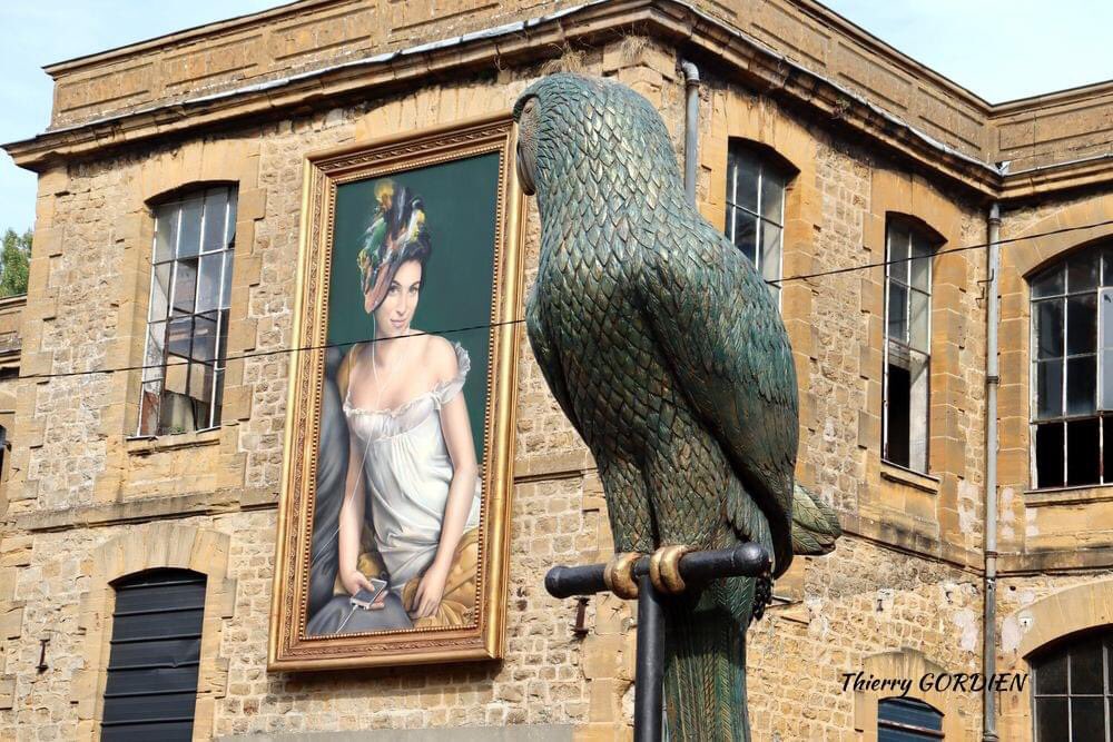Le perroquet amoureux
Tableau de l'artiste ardennais  SMAK3 et perroquet  à Charleville-Mézières <a href="/VilledeCMz/">Ville de Charleville-Mézières</a> sur la #friche #industrielle « la macerienne » en plein coeur de Charleville qui accueille le  <a href="/CabaretVert/">Cabaret Vert</a> : #territoire <a href="/TourismArdennes/">Tourisme en Ardennes</a>