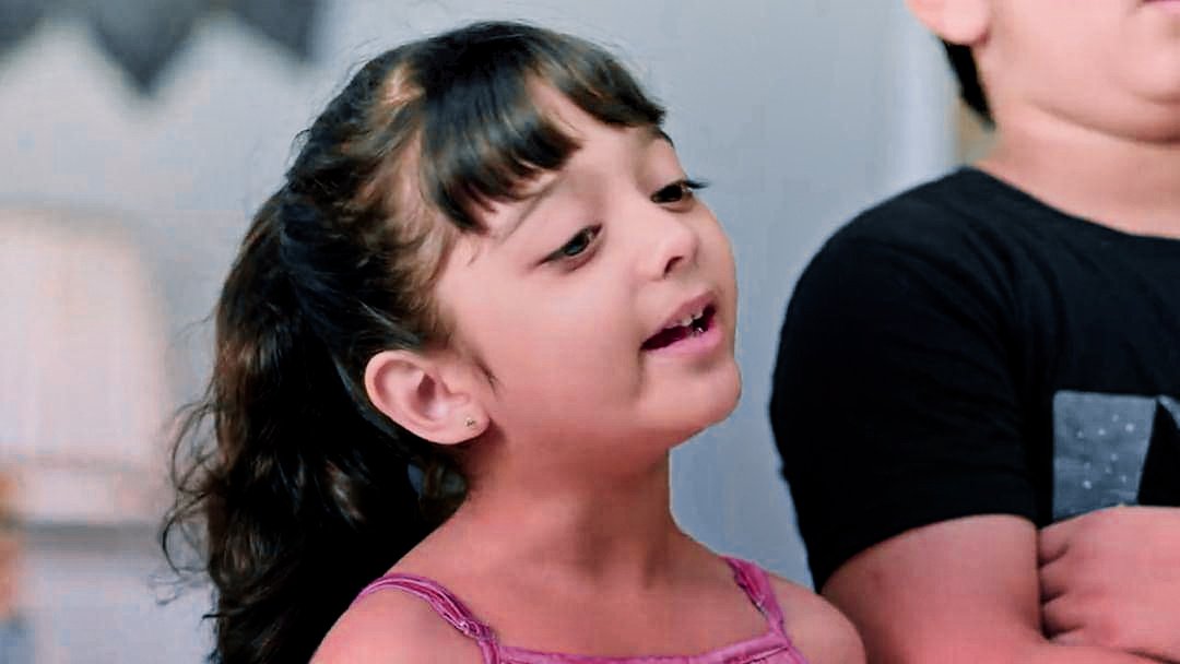 ponvarshini777's tweet photo. Matashree rejected the plan of buying puppy 😭🤣💛💓
#yrkkh #AarRuhi #Aarohi #Arohi #Matashree #RuhiBirla https://t.co/Irr4pD9Pyl
