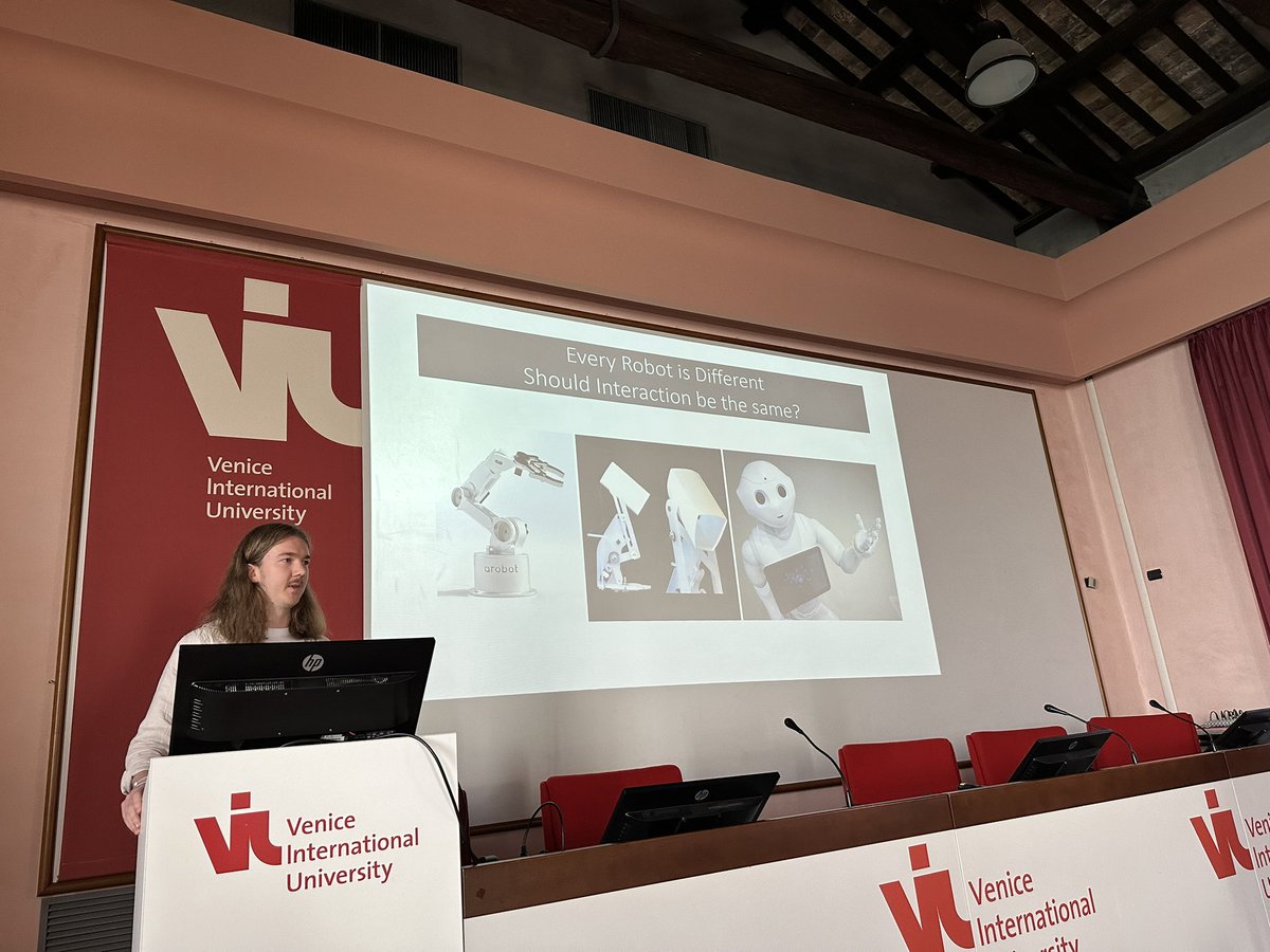 <a href="/JanLeusmann/">Jan Leusmann</a> talking about how we should teach robots, how can we make this, so that it is fun and that we are motivated to do so #idcVenice2023 <a href="/mimuc/">LMU Media Informatics Group</a>