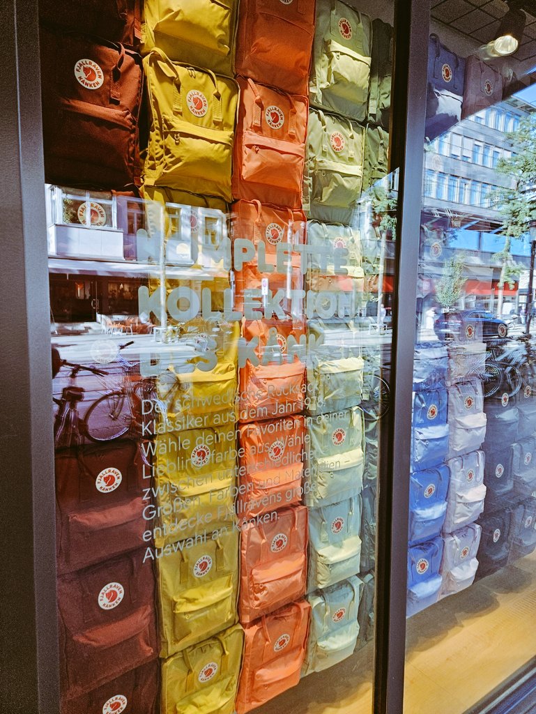 vicvTV's tweet image. Shopping in the most expensive city in all of Europe 🙃 🛍️ 🙃

And the 3rd most expensive city in the 🌎

#ThisIsFun