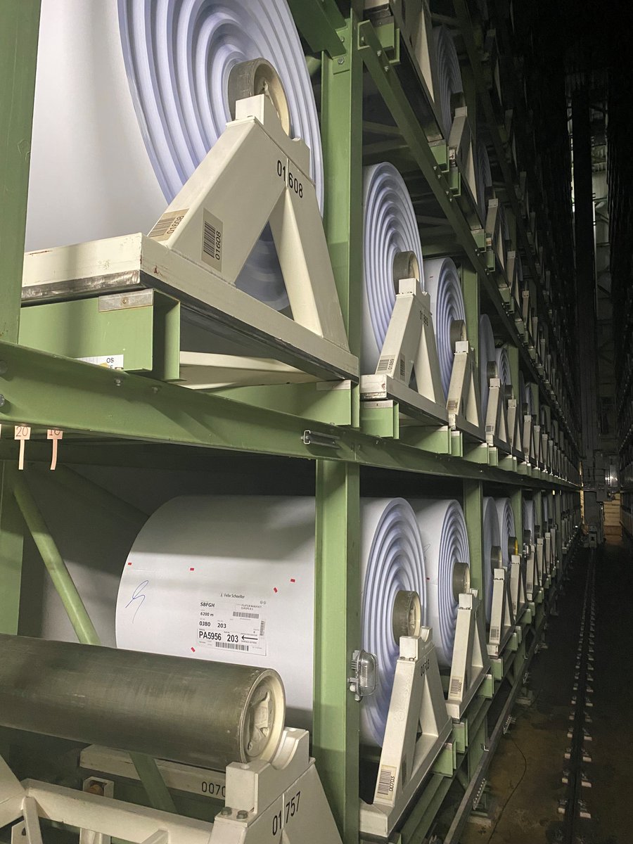 Ever wondered how your photographs start their journey? Here's a snippet of the paper manufacturing plant in Tilburg, The Netherlands; each paper roll weighing 2.5 tonnes!

#fujifilm #fujifilmtilburg #photoprinting #fujifilmprinting