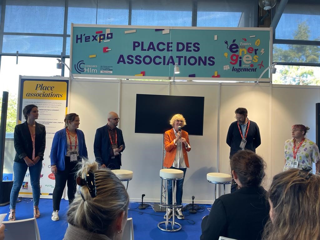 silenehabitat's tweet photo. Carole VILBOUX, Secrétaire Générale, témoigne ce matin de son engagement à accompagner vers l’emploi, des jeunes de quartiers prioritaires de Saint Nazaire, avec notre partenaire « Nos quartiers ont du Talent ». #CongrèsUSH @NQTasso https://t.co/3PtD9AFNyb