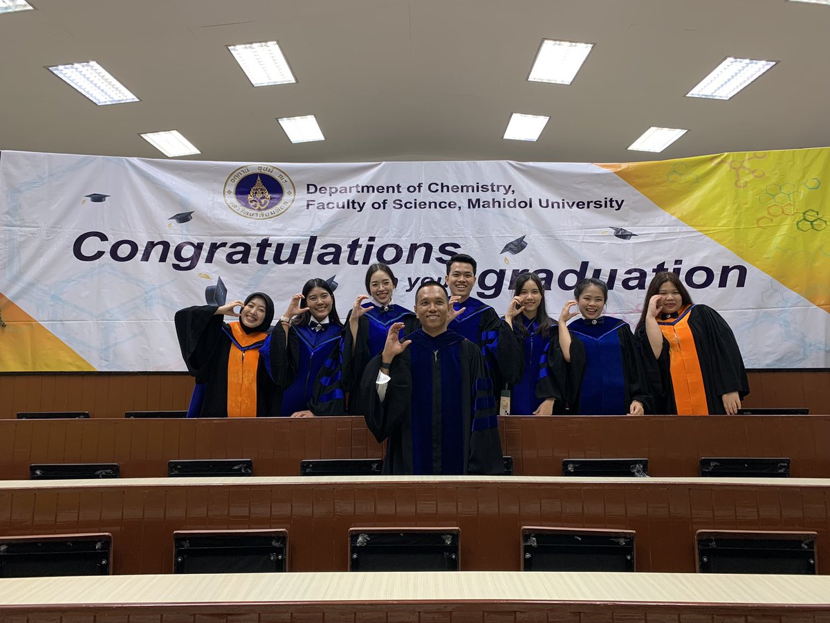 EkasithSomsook's tweet photo. Congratulations to all graduates from the Chemistry Graduate Program. @MahidolChemGrad #MahidolChemGrad https://t.co/QlPeDkcJhM