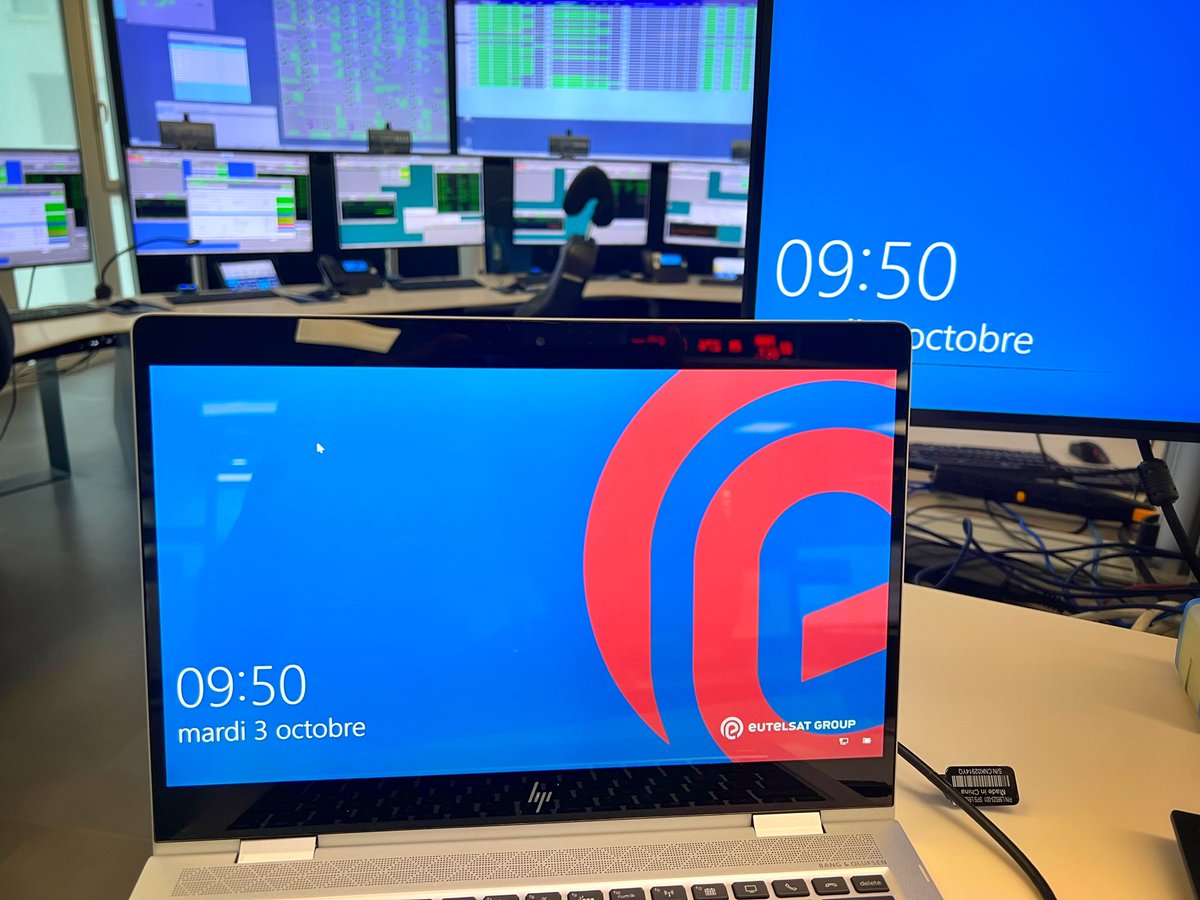 F5VMJ's tweet image. New logos at our Control Centre. 🇫🇷🇬🇧 #spacecomms