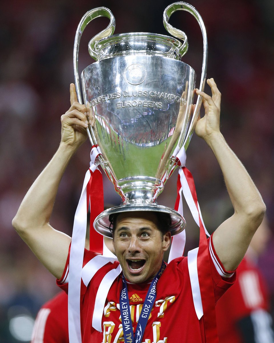FCBayern_TH's tweet photo. สุขสันต์วันเกิดปีที่ 45 แด่อีกหนึ่งตำนานของเรา เคลาดิโอ พิซาร์โร่!! 🥳🎂

ขอให้สุขภาพแข็งแรง มีแรงเตะบอลกับแฟนคลับไปอีกหลายๆ ปีค่า 😁 https://t.co/abIWq8wdRG