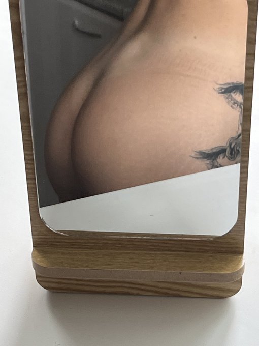 🤗 https://t.co/QxQSzr9Hto<a href="/tag/%D0%BD%D1%8E%D0%B4%D1%81%D0%BE%D1%87%D0%B5%D1%82%D0%B2%D0%B5%D1%80%D0%B3"class="tags"><span>#нюдсочетверг</span></a>