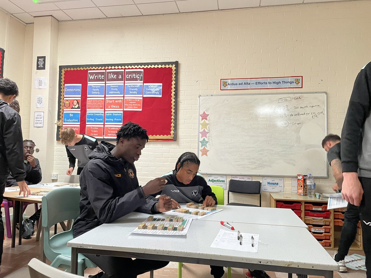 LloydJGriffin's tweet photo. 🧠 Another excellent mentoring session for our first year scholars yesterday focused on developing their understanding of self-awareness, how it may help and the link to performance.
#ExilesExcel ⚫️🟠 https://t.co/ybXBj9Dr0v