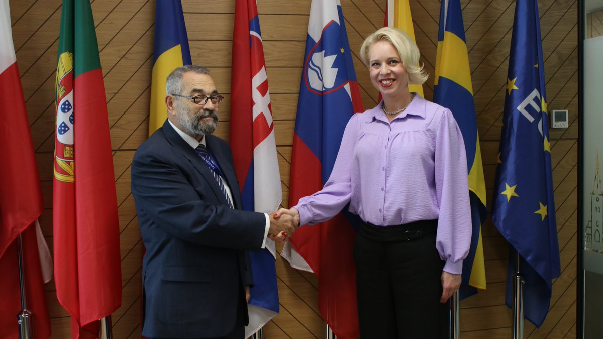 EU Monitoring Mission in Georgia (@eummgeorgia) on Twitter photo Today, <a href="/EUMMGeorgia_HoM/">EUMM Head of Mission</a> Dimitrios Karabalis met with President of the National Assembly of the Republic of Slovenia ๐ธ๐ฎ Ms. Urลกka Klakoฤar Zupanฤiฤ. He explained about EUMM's activities, and updated on the security & humanitarian situation along the Administrative Boundary Lines. Today, <a href="/EUMMGeorgia_HoM/">EUMM Head of Mission</a> Dimitrios Karabalis met with President of the National Assembly of the Republic of Slovenia ๐ธ๐ฎ Ms. Urลกka Klakoฤar Zupanฤiฤ. He explained about EUMM's activities, and updated on the security & humanitarian situation along the Administrative Boundary Lines.