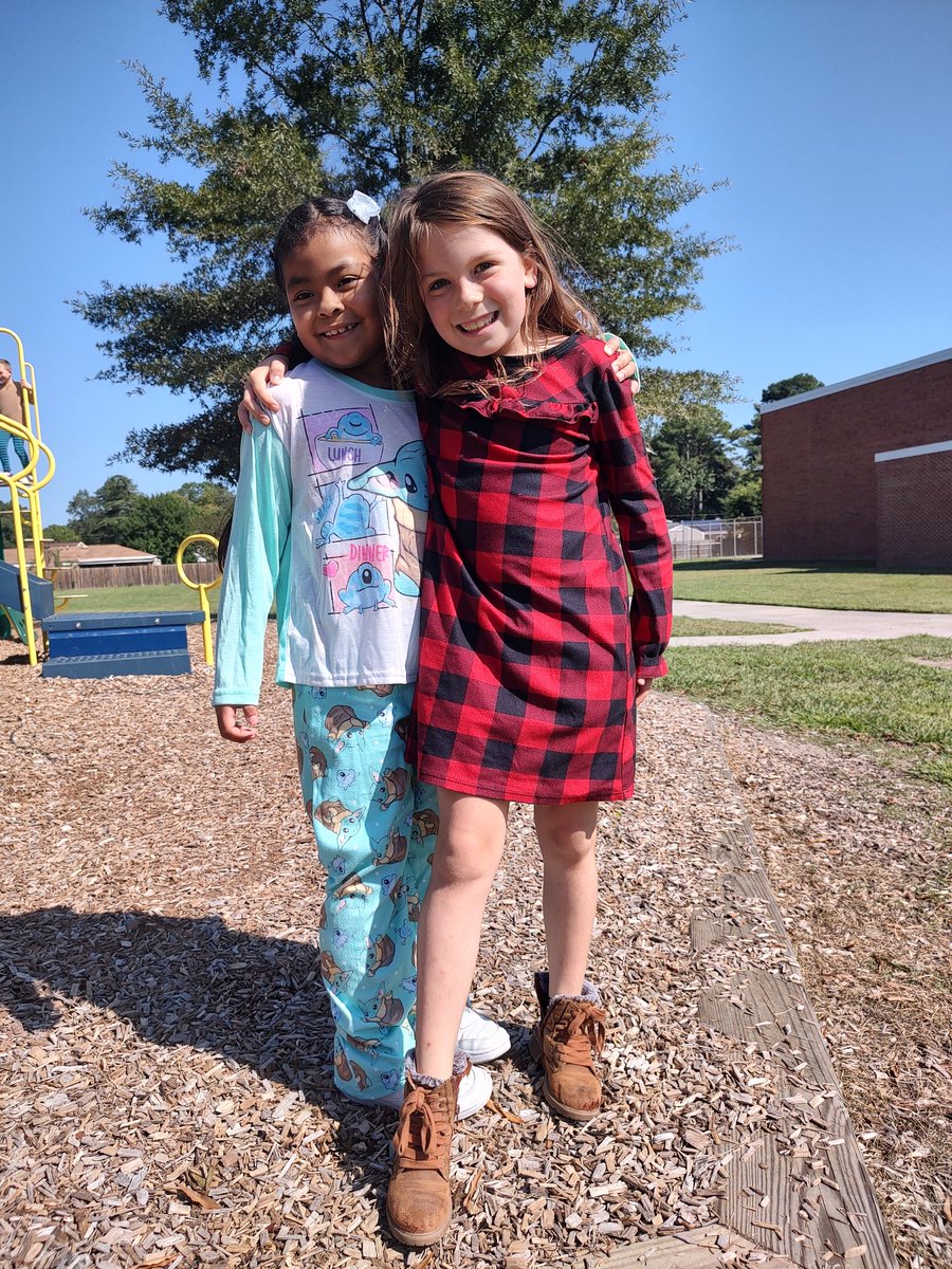 Amy Siverio tweet media