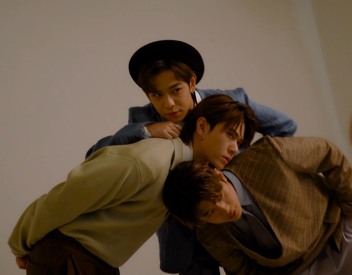 krwxciii's tweet photo. ทนตมีสถานะเป็นก้อน แต่เป็นก้อนที่หล่อมาก 🥹😭🫠🥰🫶🏻🤏🏻
#TRINITYinJAPAN
#TRINITY_TNT https://t.co/lHn51Aee8C