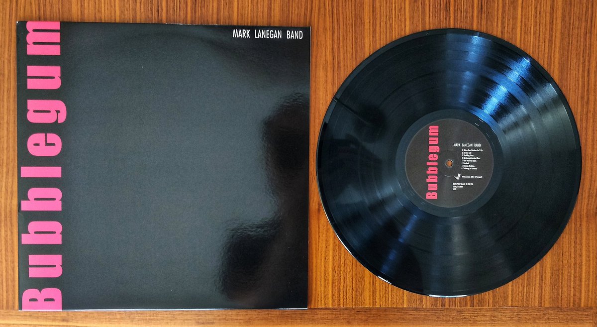 💥
#NowPlaying Bubblegum, a rock album by 🇺🇲 singer-songwriter #MarkLanegan, released 10Aug, 2004 on the Beggars Banquet label under the name 'Mark Lanegan Band'.
#NowSpinning #recordcollection #vinylrecords #vinylcollection #vinyladdict #vinylcommunity #vinylclub @ranchodelaluna