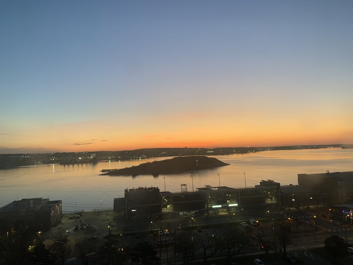 Guy_Theriault's tweet photo. Good morning from Halifax. Bon matin de la ville d’Halifax. #RoomWithAView #GoMedia2023
#PostFAM @VisitNovaScotia #Halifax @Westin https://t.co/Ei31JOD8Yu