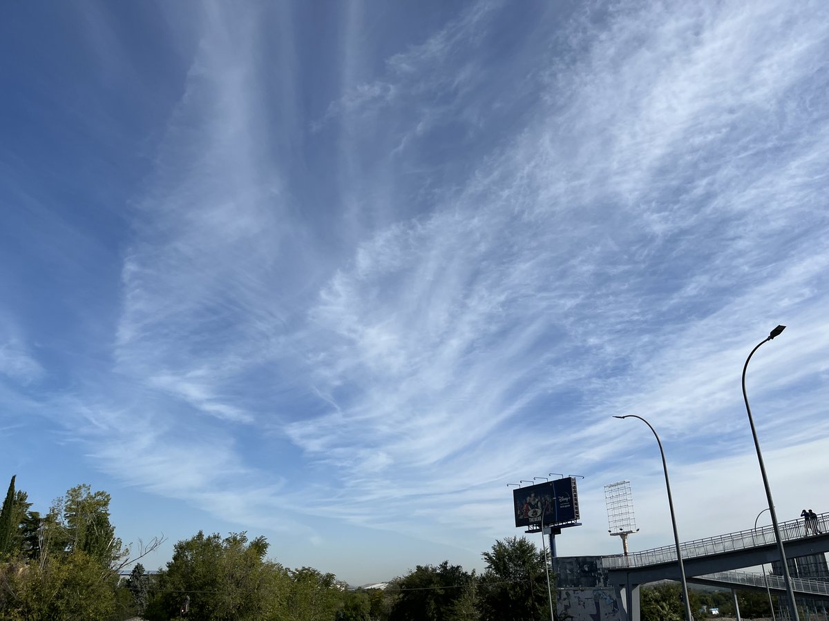 Updating my industry knowledge at the <a href="/IATA/">IATA</a> World Sustainability Symposium in Madrid. My brain is already starting to explode! I will be taking some pictures of contrails, as I am still slightly sceptical they are net warmers : 11am today