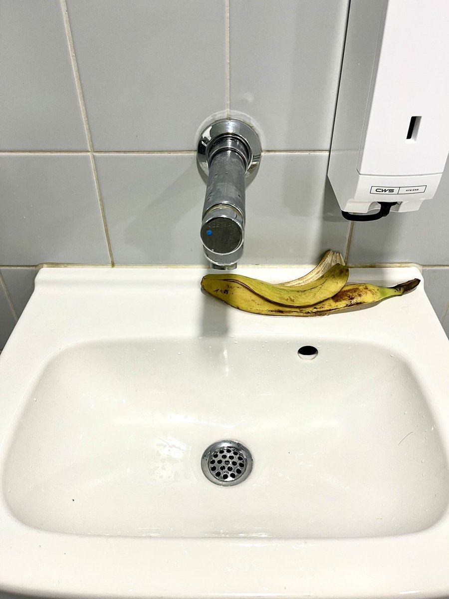 People are strange! 🤷‍♂️