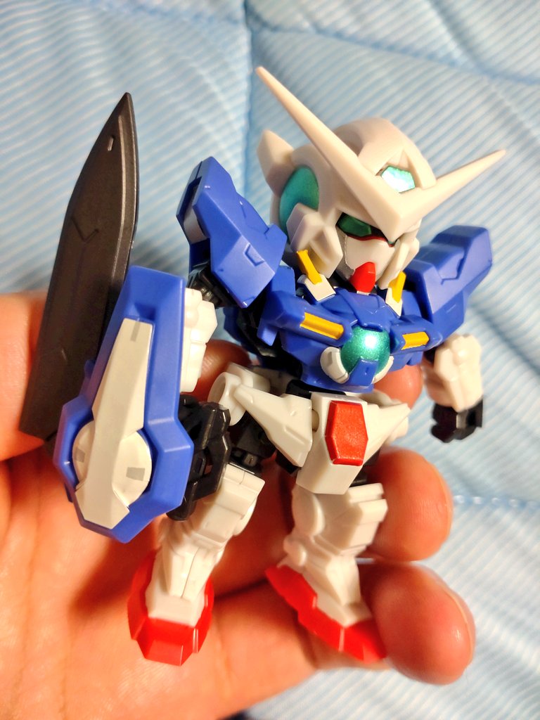 XoxoGunpla's tweet image. まったり模活🤗
ガンダムエクシア完成したよー
めっちゃシール貼るの上手くいった！
#モビリティジョイント #EXIA