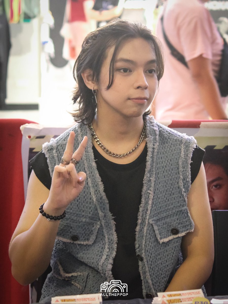 10012023 - CEBU PPOP FIESTA

<a href="/joerell_sanjuan/">Joerell</a> is a cutie! 

VER5US DAUG SA CEBU
#VER5USatPPopFiestaCebu
#PPopFiestaTour_Cebu
<a href="/_ver5usofficial/">VER5US</a> #VER5US