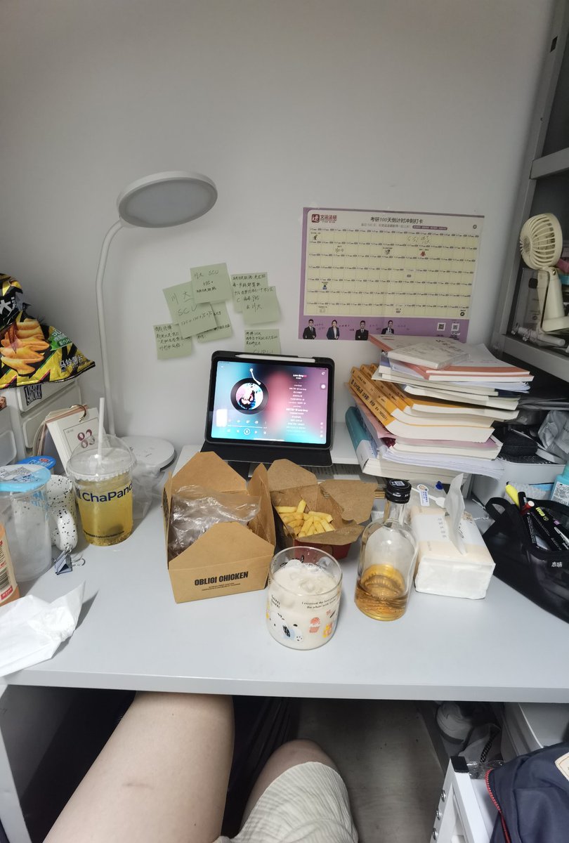 mshzz355089's tweet photo. alcohol
但是炸鸡非常难吃 https://t.co/3fvJafnAwE