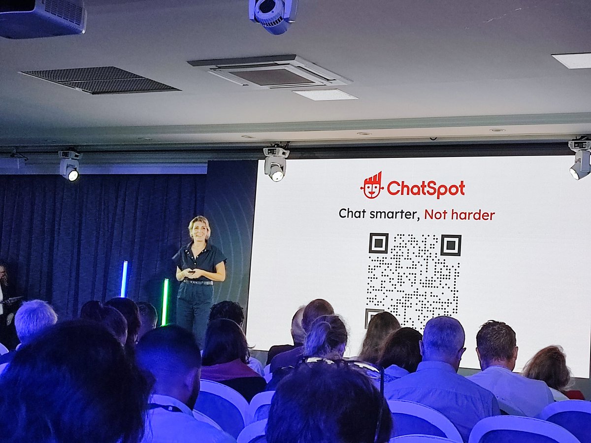 fyfybrindacier's tweet image. L&apos; intelligence artificielle aide désormais les marques à engager une connexion personnelle (pas juste personnalisée !) avec les clients, Virginie Le Lièvre @HubSpotFrance #ChatGPT #IA #HUBFORUM