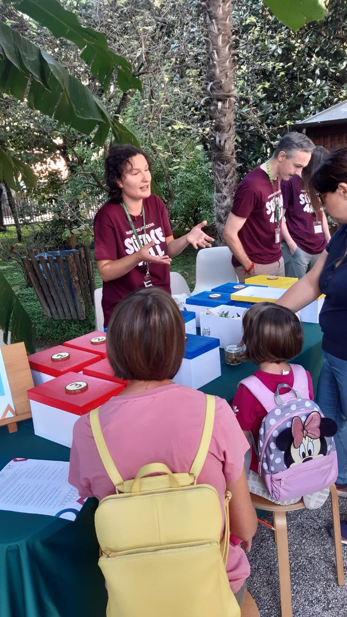 Last Saturday we took part in #Science4All. 
Thanks to the activities realised by Valentina for her master's thesis project, we had fun explaining #plant biodiversity and its importance. 
Science #communication  is essential to promote #biodiversity conservation actions.