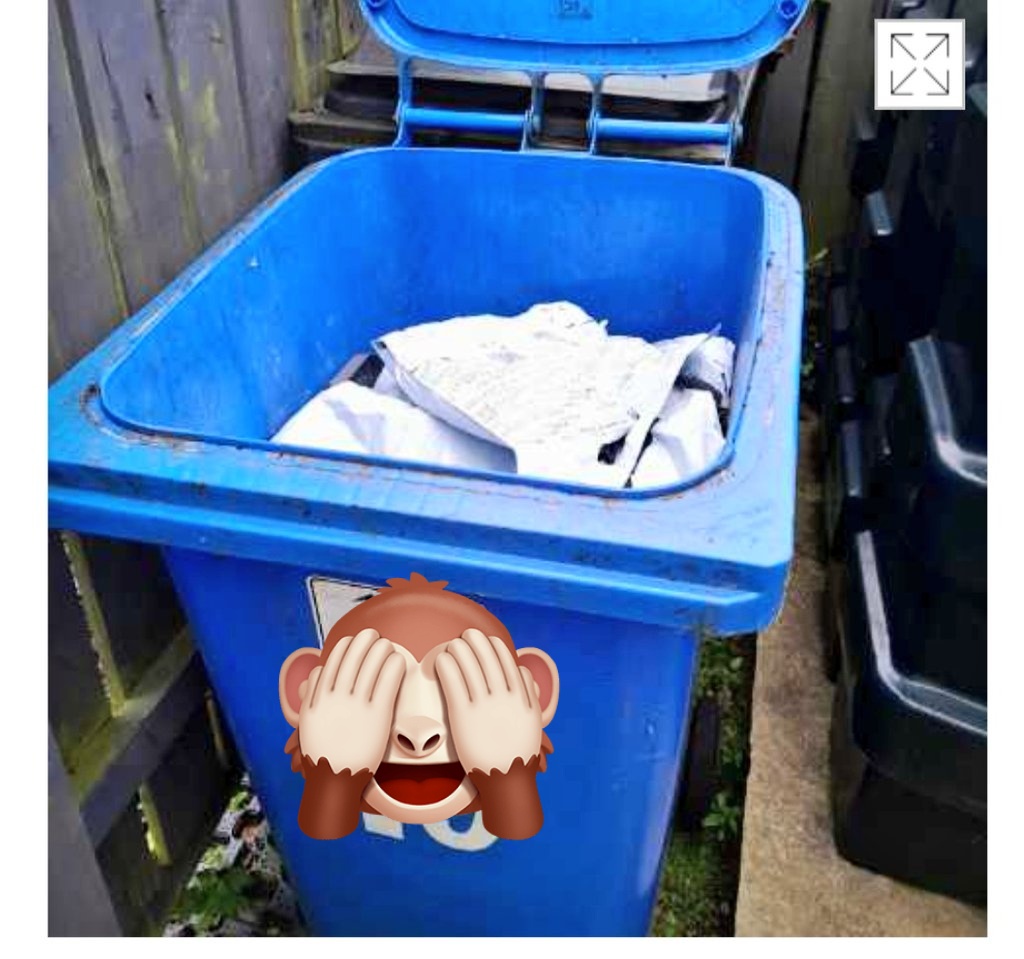 Kitsch_Inn's tweet photo. @Evri__Delivery really? What was wrong with the parcel box?! https://t.co/infsvxkYzO
