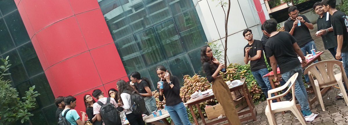 GuildSurat's tweet photo. 4hrs of constant work need to be rewarded, right? 

Burgers, Fries and drinks to the rescue. 🤌 https://t.co/ctZL1YN8HH