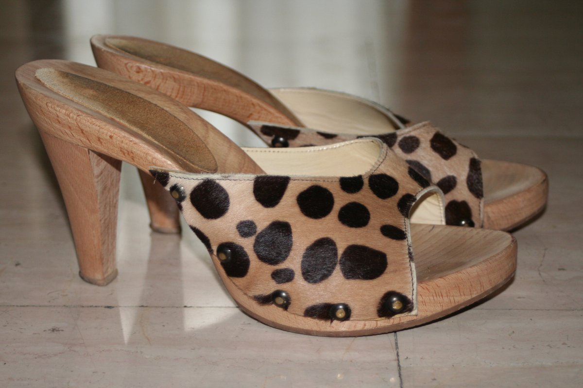 vivienne68084's tweet photo. These are a work of art. Handmade by Italian master craftsmen. great for playing https://t.co/aV9L8ykjWs @onlyfans @vicdivine #shoesjob #shoesaddicted #shoeslovers #woodwedje #woodslippers #shoesfetish #opentoe
https://t.co/Q4cNruadXy https://t.co/SUJeAskku7