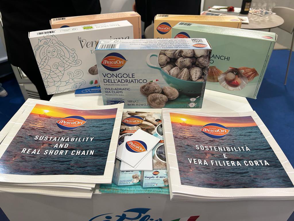 CristianMaretti's tweet photo. #Conxemar il più importante dopo il SeafoodExpo Bruxelles e Boston
#MASAF ha uno spazio von 26 realtà del comparto pesca e acquacoltura provenienti da 12 Regioni che rappresentano la ricchezza e la varietà italiana
#copego
#casadelpescatorecattolica
#opbivalva
#bluocean
#maricap https://t.co/6xX2tHtjsD