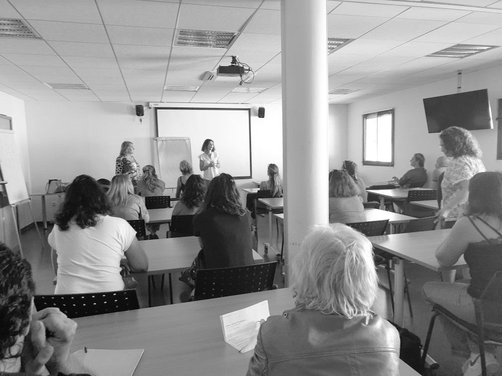 🗣️ C'est la semaine du commerce à @poleemploi_VAR #StRaphael 22 demandeurs d'emploi presents pour découvrir
➡️ l'appli #ImmersionFacilitée
➡️ DATA EMPLOI
➡️ Le secteur &amp; les offres
Rien de tel que de pratiquer alors Go ! 👉recherches d'offres &amp; d'entreprises accueillantes en live