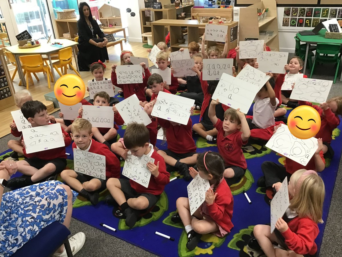 receptionbwp's tweet photo. 📖✏️🧡We are readers and writers! We are loving phonics. 🧡 At the moment, we are practising our oral blending, blending and our grapheme formation. Here is a picture from one of our first phonics lessons. #learningme #everyoneareader @LettersSounds @BWEnglishHub https://t.co/IRzYACjjw6